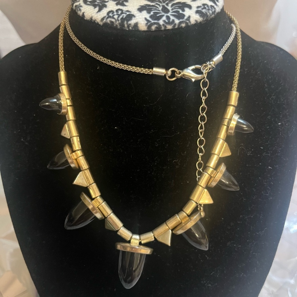 Chic Gold‎ and Black Necklace